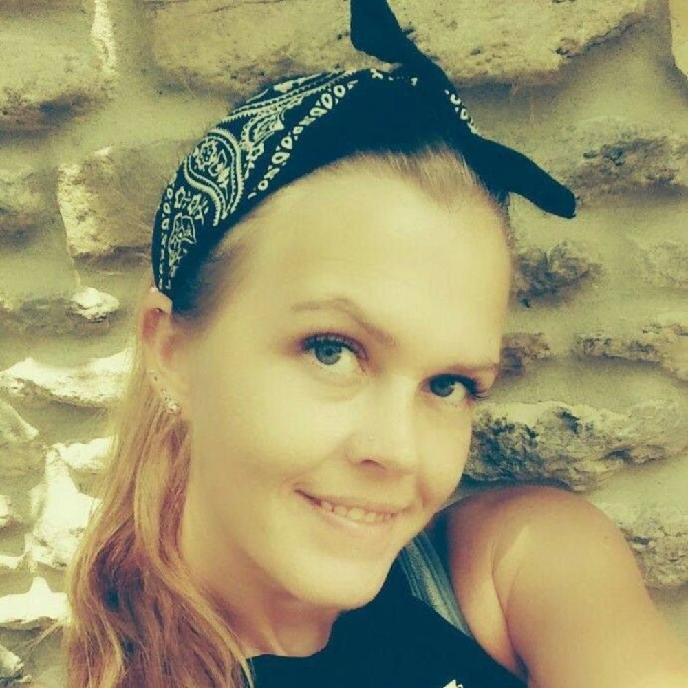 Meet your Posher, Crystal